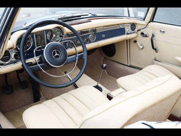MERCEDES-BENZ 230 SL Pagode  