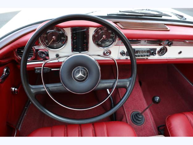 MERCEDES-BENZ 230 SL Pagode  