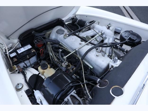 MERCEDES-BENZ 230 SL Pagode  