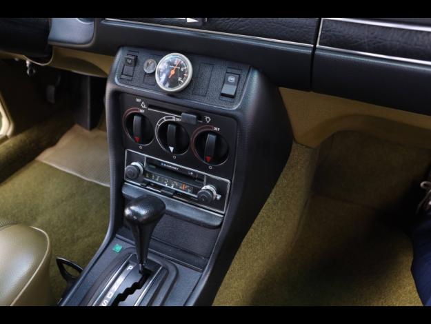 MERCEDES-BENZ 250   