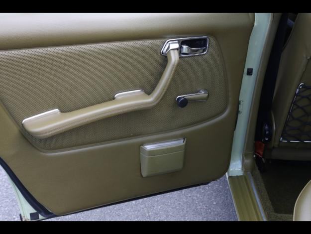 MERCEDES-BENZ 250   