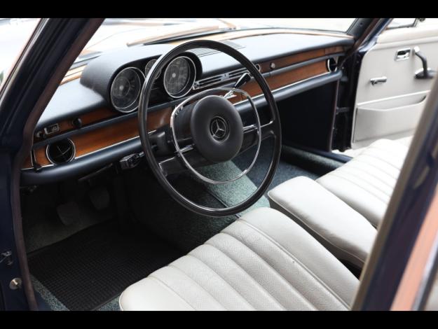 MERCEDES-BENZ 280 SE   
