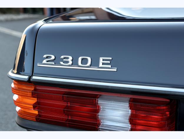 MERCEDES-BENZ 230 E   