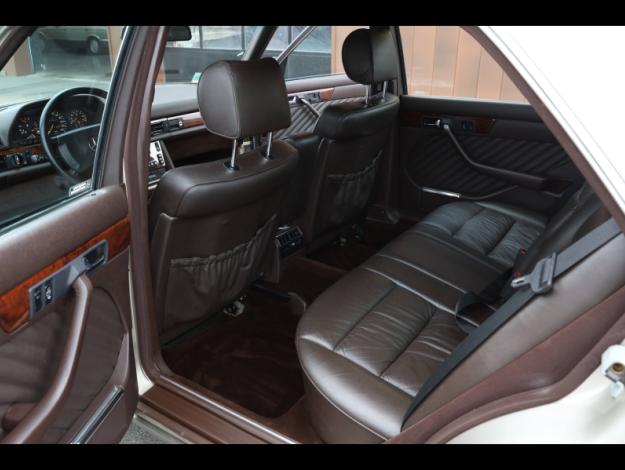 MERCEDES-BENZ 500 SEL   