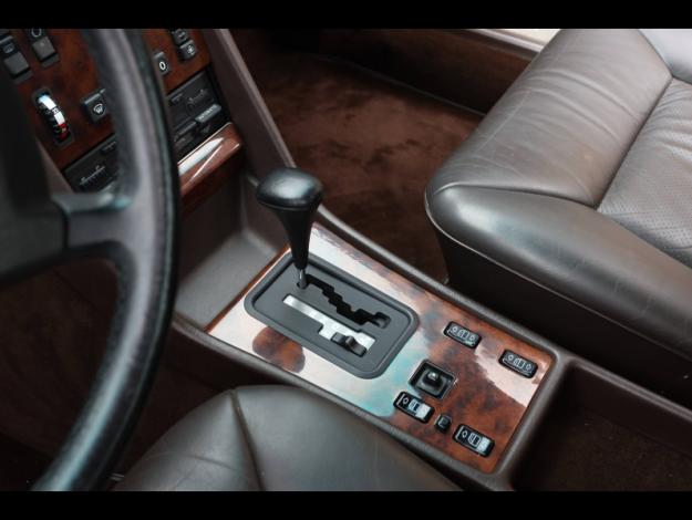 MERCEDES-BENZ 500 SEL   