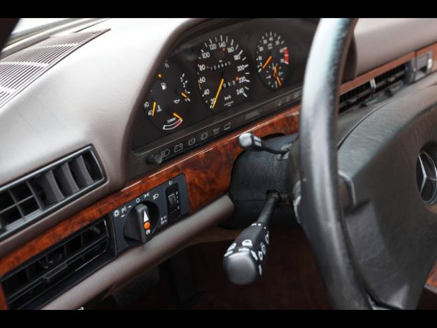 MERCEDES-BENZ 500 SEL   