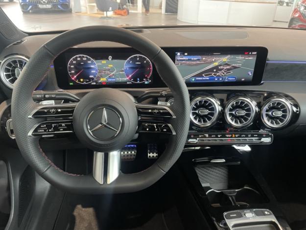 MERCEDES-BENZ Classe A/177 Classe A 180 d AMG Line