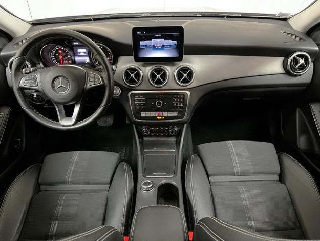 MERCEDES-BENZ Classe GLA/ X156 GLA 180 d Sensation