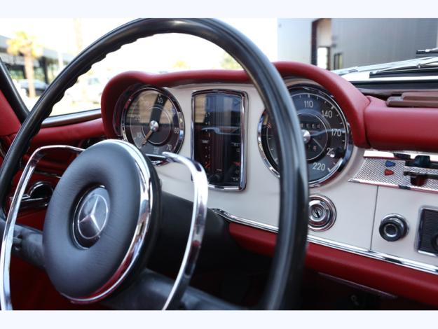 MERCEDES-BENZ 230 SL Pagode  