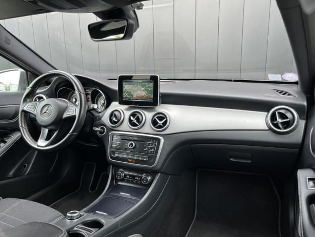 MERCEDES-BENZ Classe GLA/ X156 GLA 180 Sensation