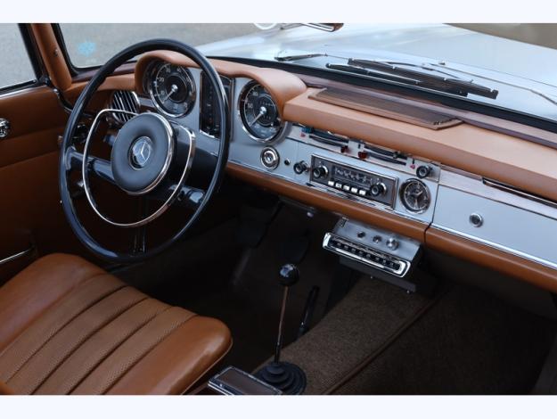 MERCEDES-BENZ 250 SL Pagode  