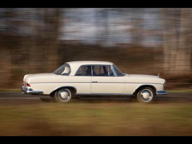 MERCEDES-BENZ 300 SE COUPE  