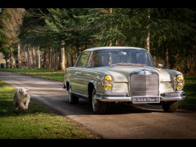 MERCEDES-BENZ 300 SE COUPE  