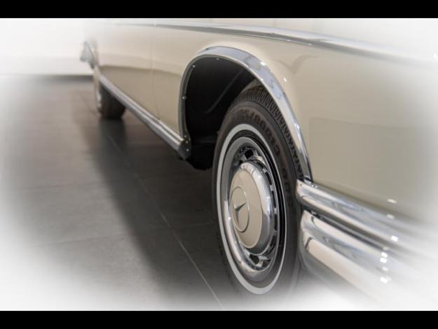 MERCEDES-BENZ 300 SE COUPE  