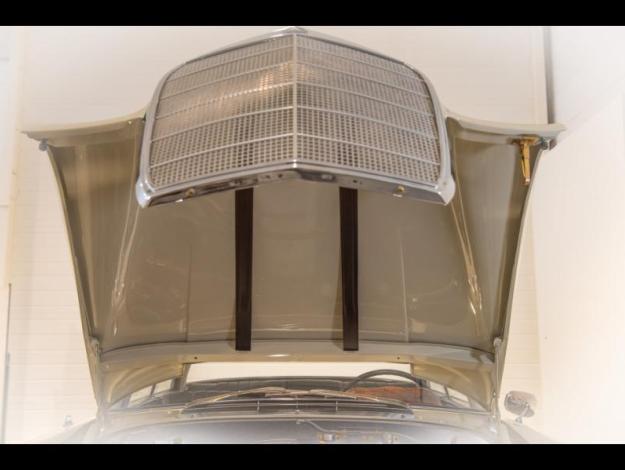 MERCEDES-BENZ 300 SE COUPE  