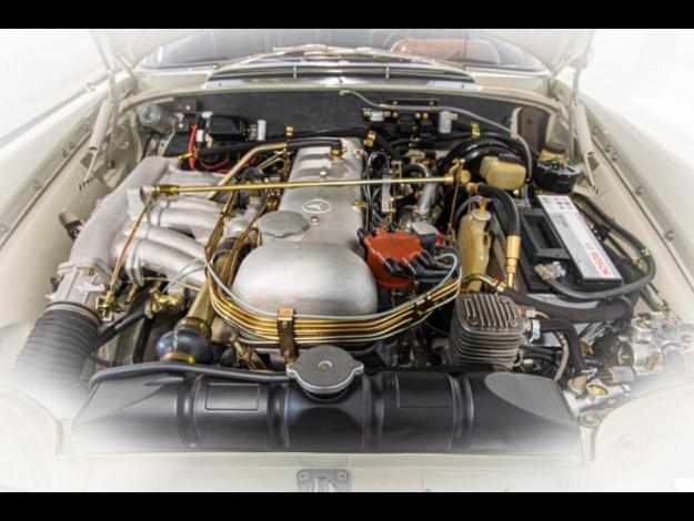 MERCEDES-BENZ 300 SE COUPE  