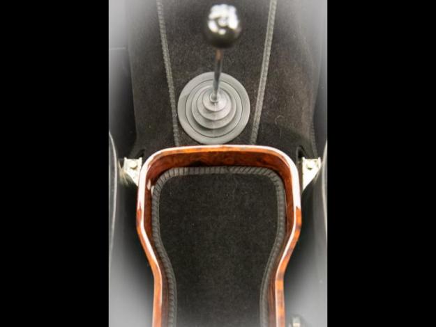 MERCEDES-BENZ 300 SE COUPE  