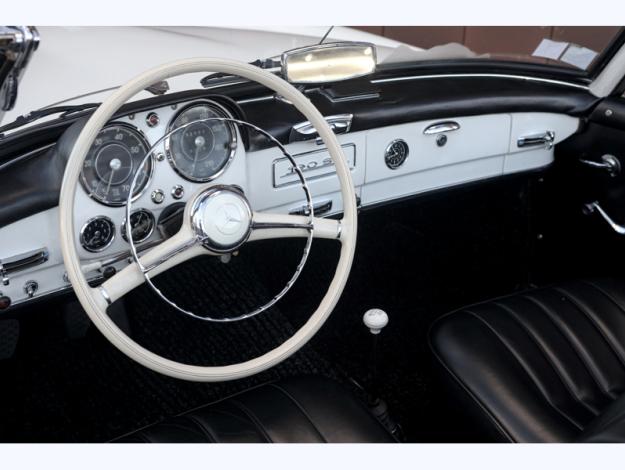 MERCEDES-BENZ 190 SL   