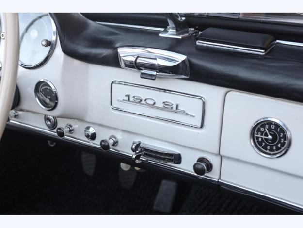 MERCEDES-BENZ 190 SL   