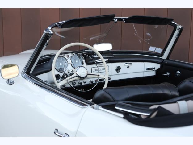 MERCEDES-BENZ 190 SL   