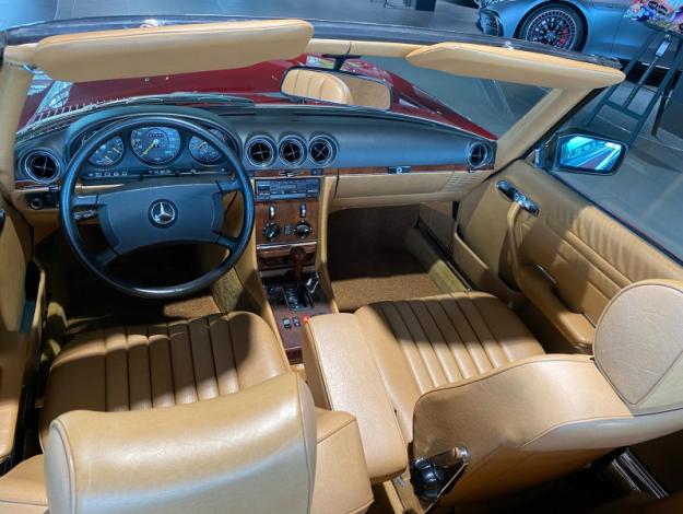 MERCEDES-BENZ 300 SL R107  