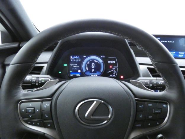 LEXUS UX 300e Luxe