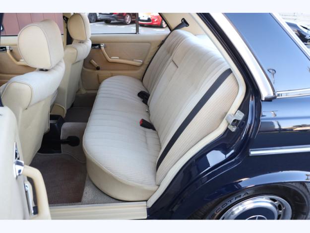 MERCEDES-BENZ 230 E   