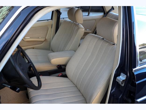 MERCEDES-BENZ 230 E   