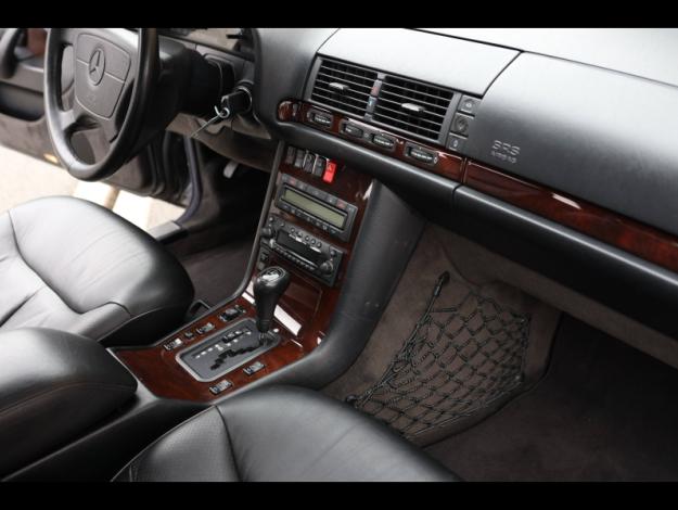 MERCEDES-BENZ 