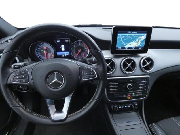 MERCEDES-BENZ GLA 200 d Sensation