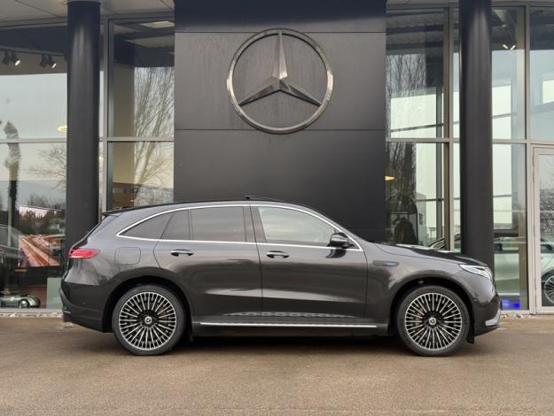 MERCEDES-BENZ EQC 400 4MATIC AMG line  