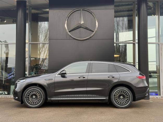 MERCEDES-BENZ EQC 400 4MATIC AMG line  