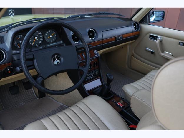 MERCEDES-BENZ 230 CE 123 C  