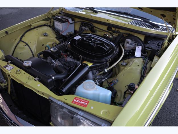 MERCEDES-BENZ 230 CE 123 C  