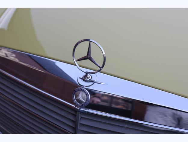 MERCEDES-BENZ 230 CE 123 C  