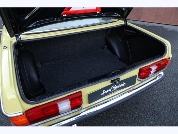 MERCEDES-BENZ 230 CE 123 C  