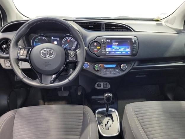 TOYOTA Yaris 100h Dynamic 5p RC18