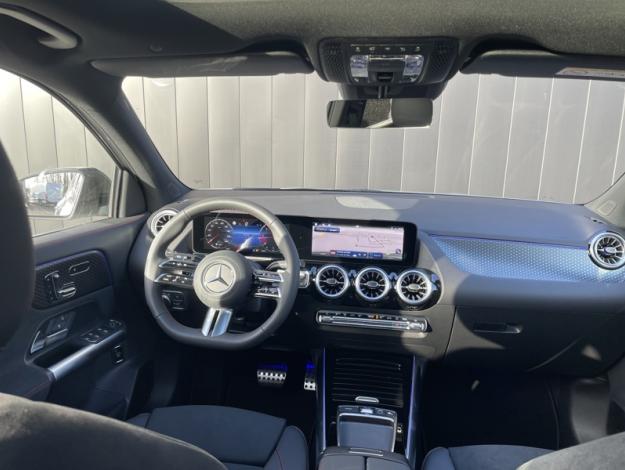 MERCEDES-BENZ GLA 180 d AMG Line