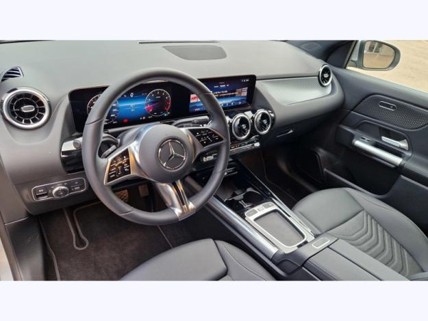 MERCEDES-BENZ GLA 200 Business Line