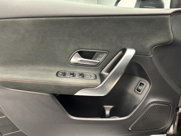 MERCEDES-BENZ Classe A 180 Berline AMG Line AMG Line 