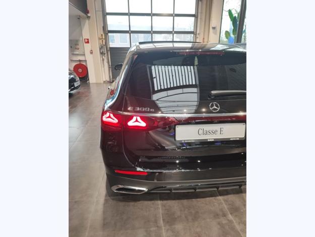 MERCEDES-BENZ E 300 e Break AMG LINE - Saga Tournai (+32 69 85 70 00) 