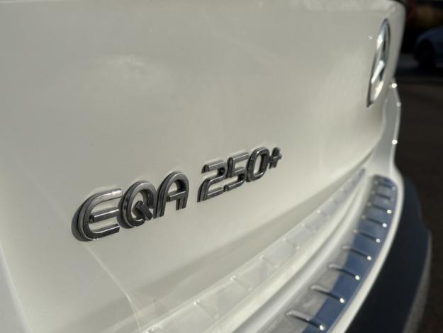 MERCEDES-BENZ EQA 250+ Progressive Line