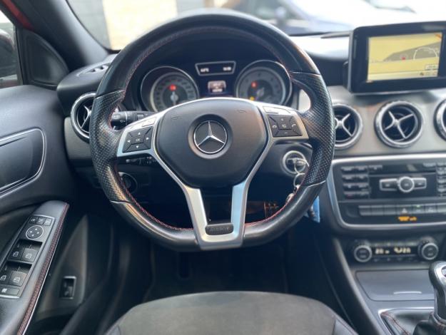 MERCEDES-BENZ GLA 200 d Pack AMG Line 