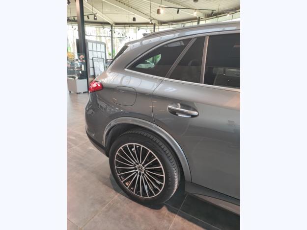 MERCEDES-BENZ GLC 300 e 4MATIC SUV AMG Line Saga Tournai +32 (0) 69 85 70 00 