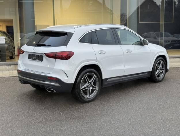 MERCEDES-BENZ GLA-Klasse GLA 180 AMG Line