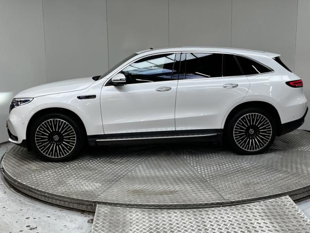 MERCEDES-BENZ EQC 400 4MATIC AMG line  