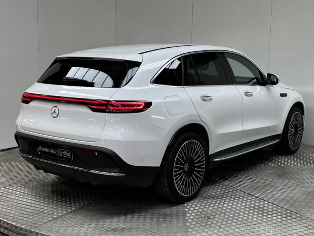 MERCEDES-BENZ EQC 400 4MATIC AMG line  