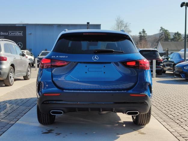 MERCEDES-BENZ GLA 180 d AMG Line  