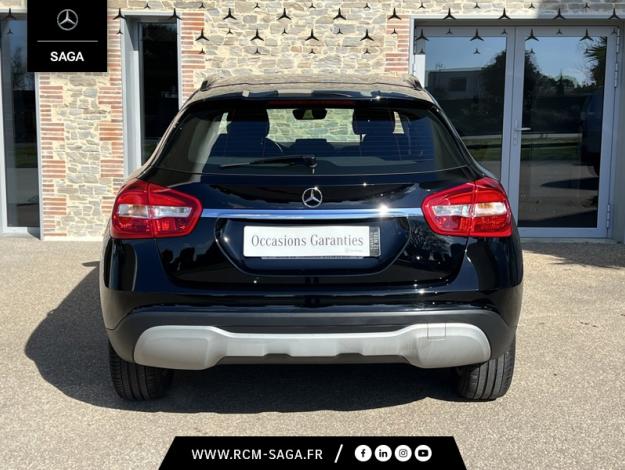 MERCEDES-BENZ GLA 180 Intuition  