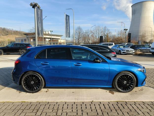 MERCEDES-BENZ A 180 d AMG Line  